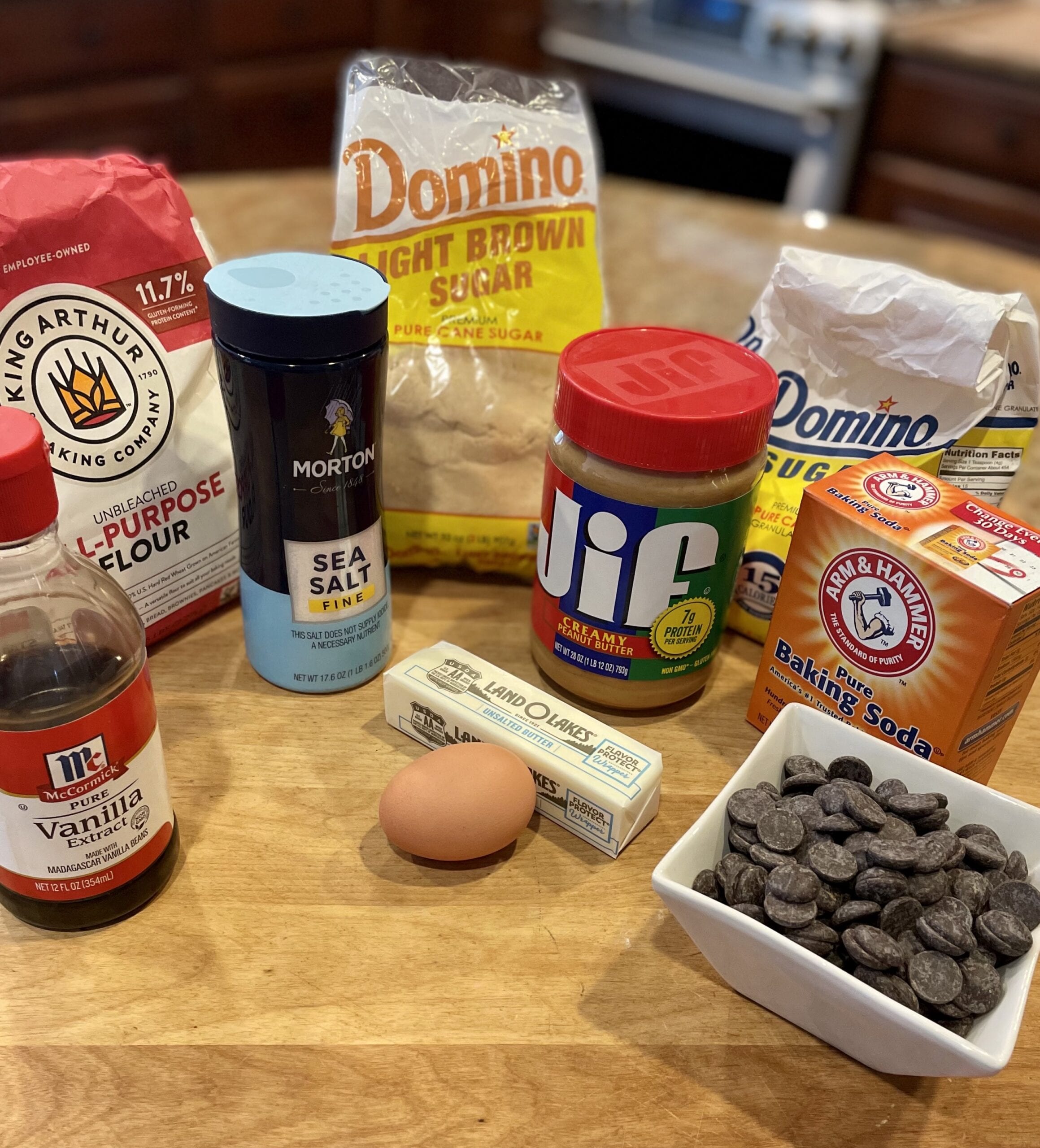 peanut butter chocolate chip cookie ingredients